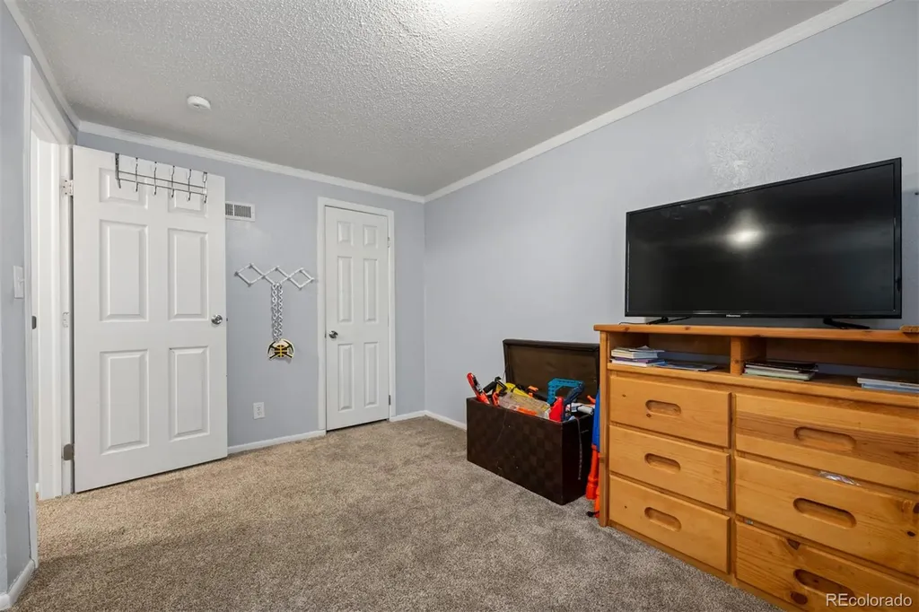 40 Normandy Circle Pueblo CO 81001