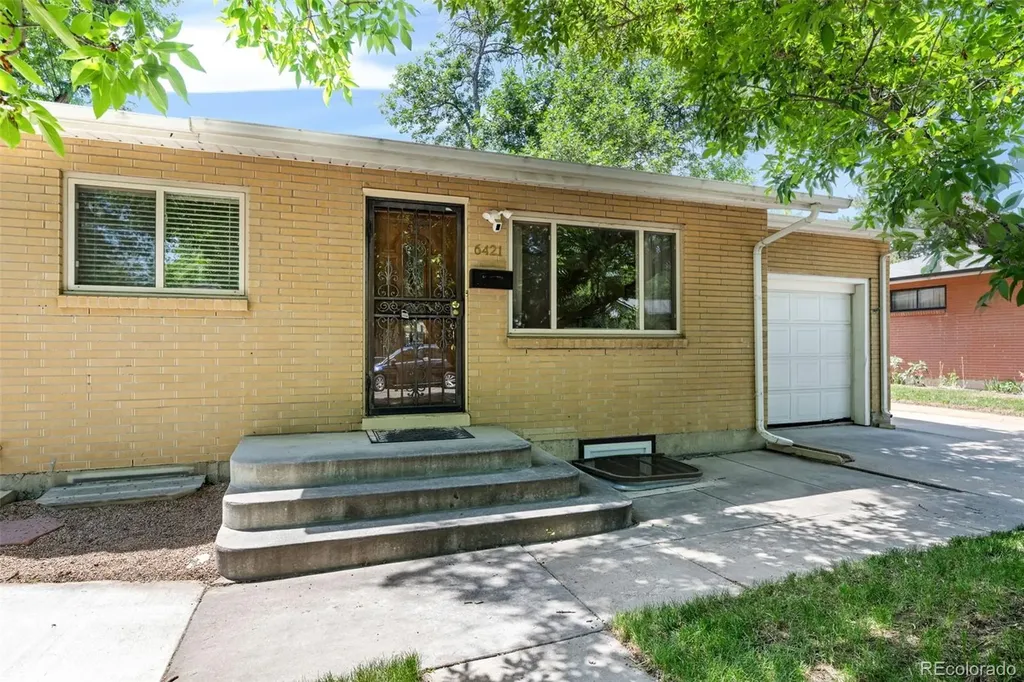 6421 Iris Court Arvada CO 80004