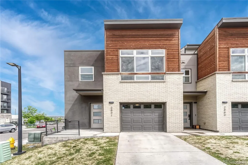 2891 W Parkside Place Denver CO 80221