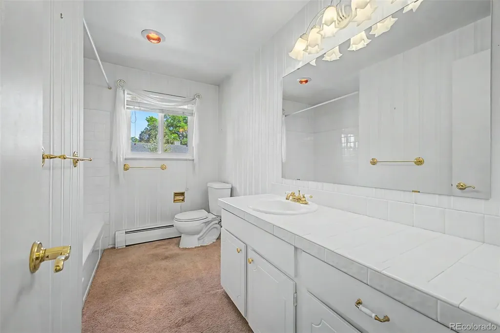 3762 S Benton Way Denver CO 80235
