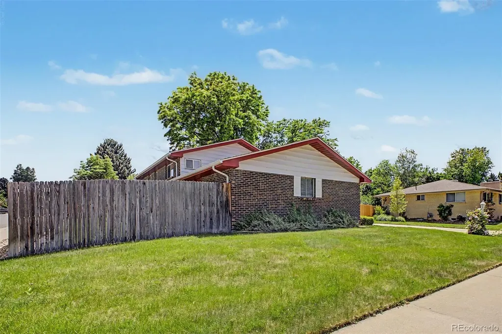 3762 S Benton Way Denver CO 80235