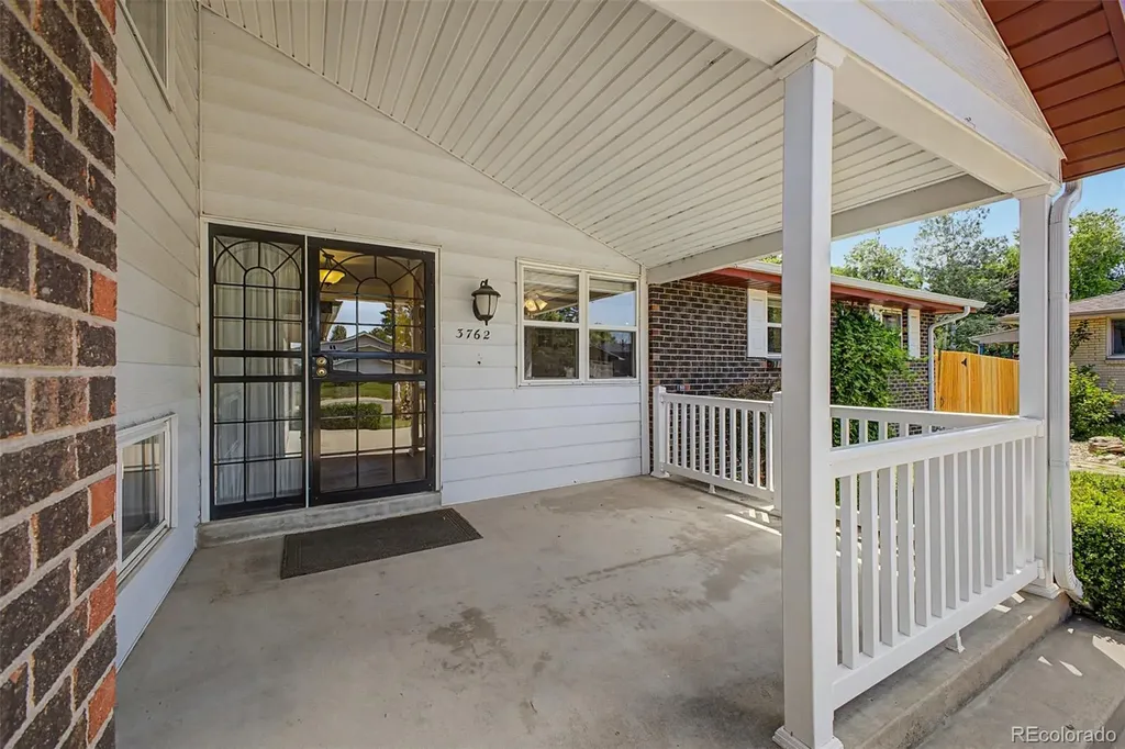 3762 S Benton Way Denver CO 80235