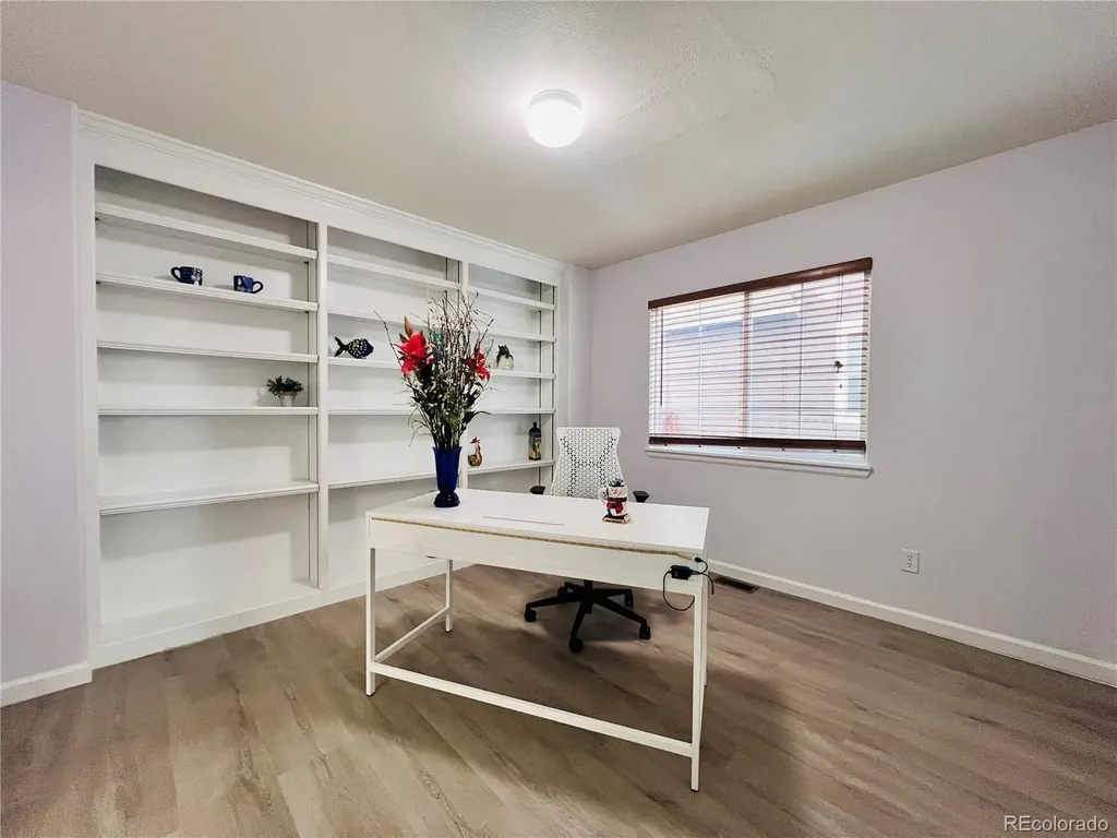 16184 E Hinsdale Avenue Aurora CO 80016