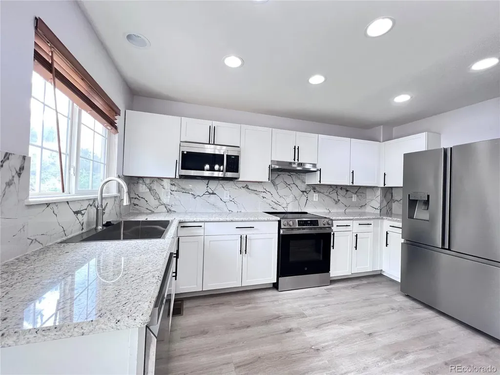 16184 E Hinsdale Avenue Aurora CO 80016