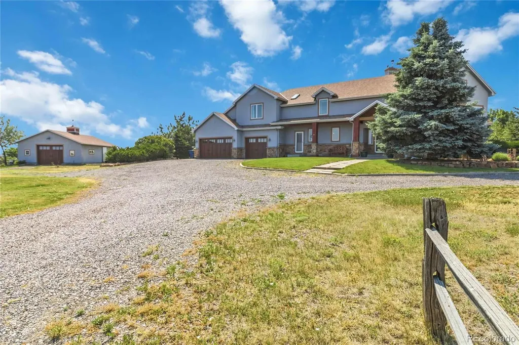 8124 S Ireland Way Aurora CO 80016