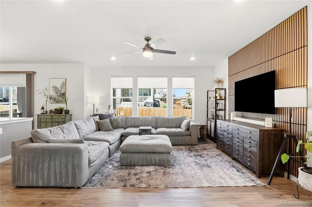 855 S Elk Way Aurora CO 80018