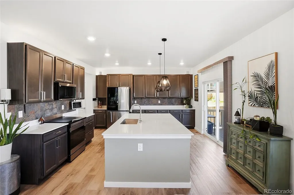 855 S Elk Way Aurora CO 80018