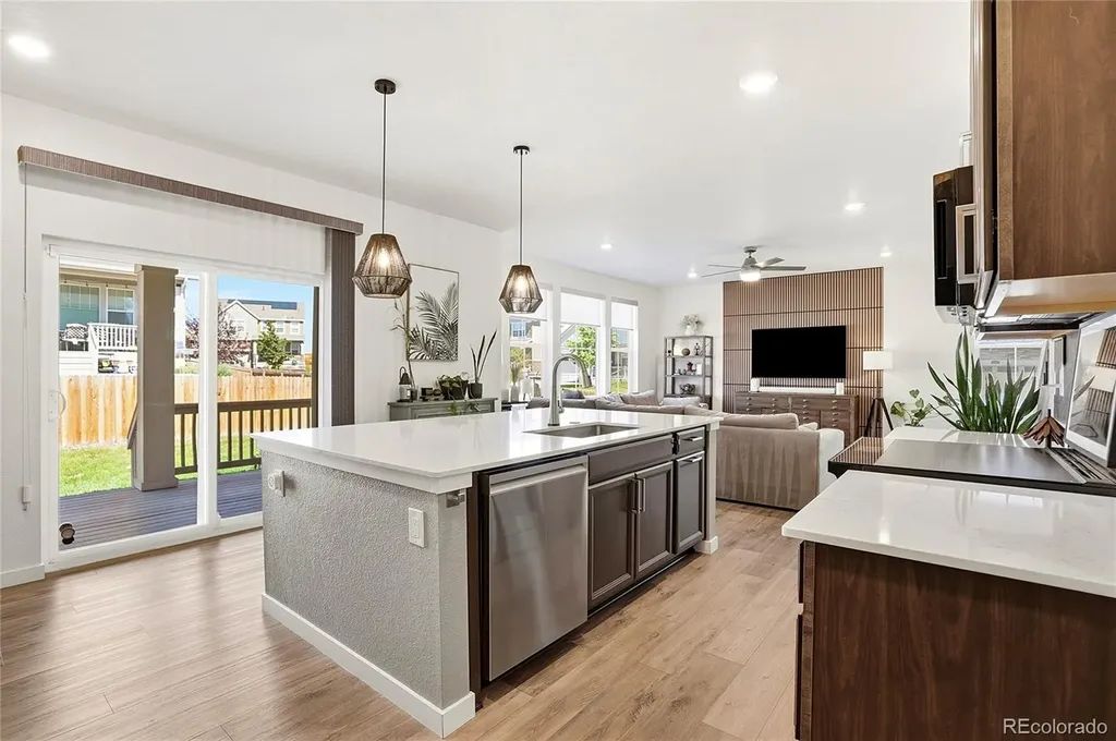 855 S Elk Way Aurora CO 80018