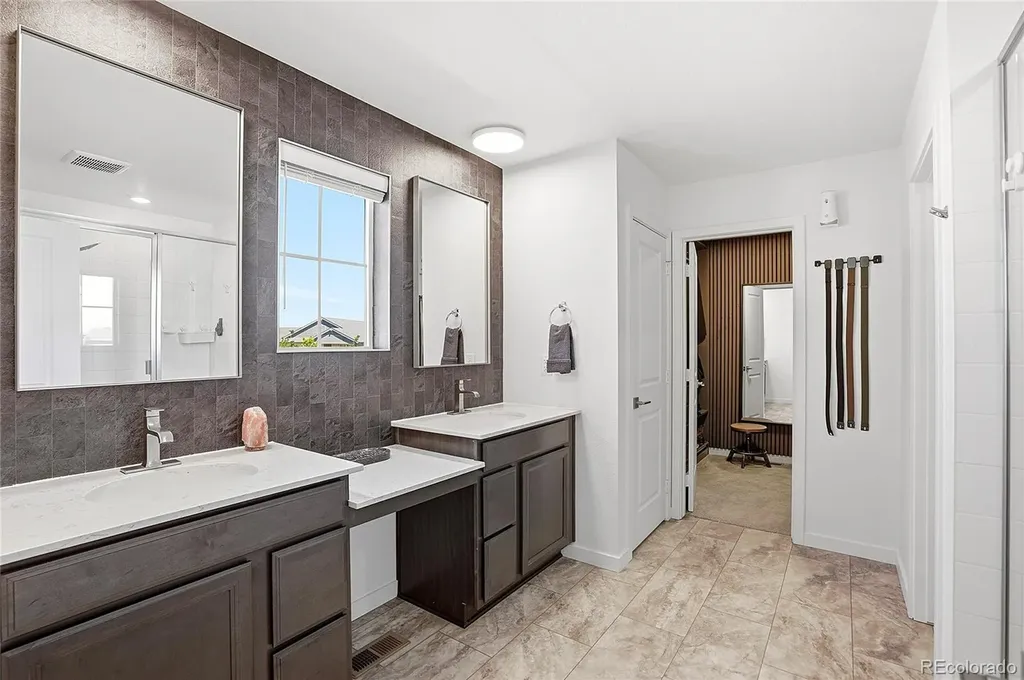 855 S Elk Way Aurora CO 80018