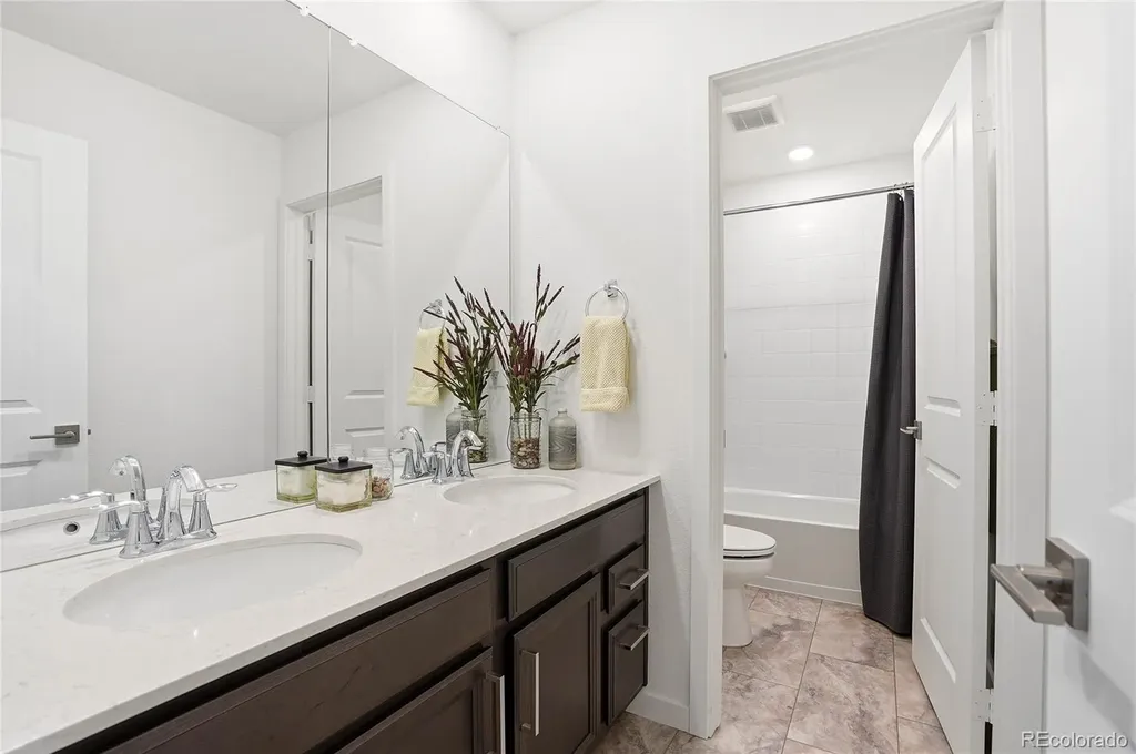 855 S Elk Way Aurora CO 80018