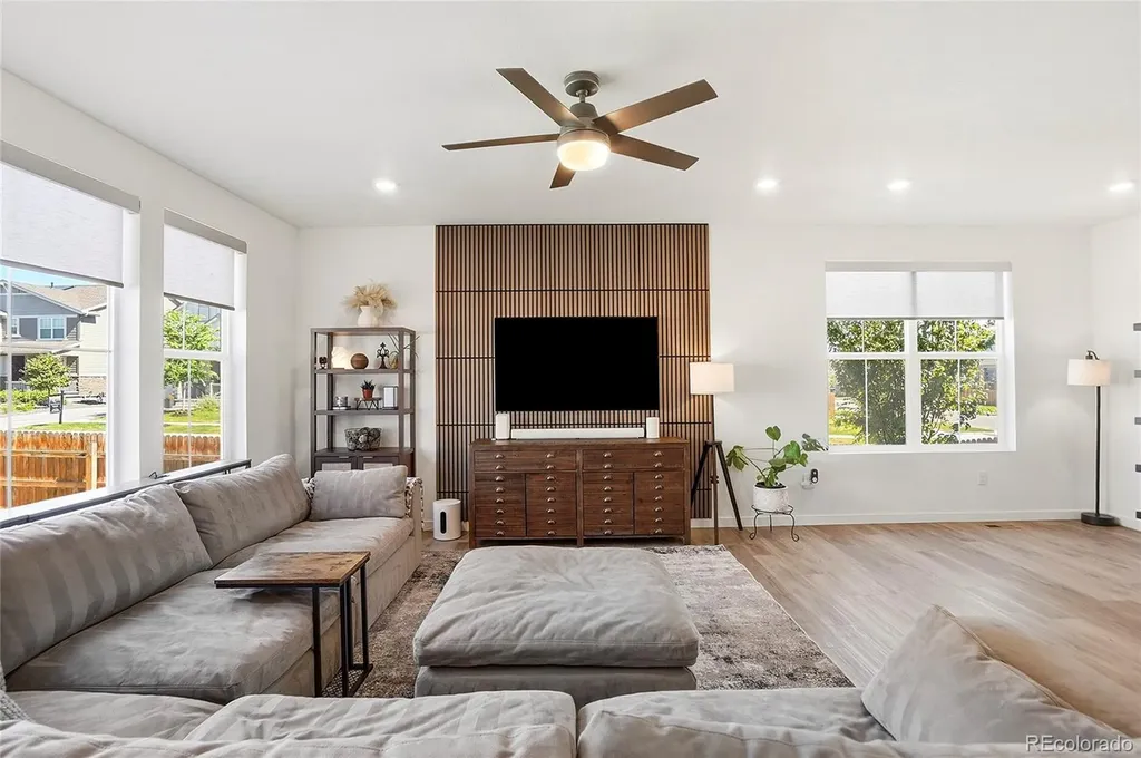855 S Elk Way Aurora CO 80018