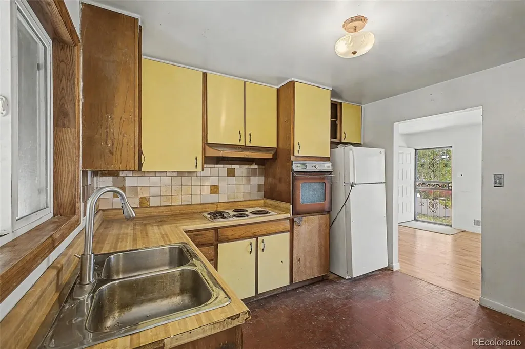 10693 Loren Lane Denver CO 80233