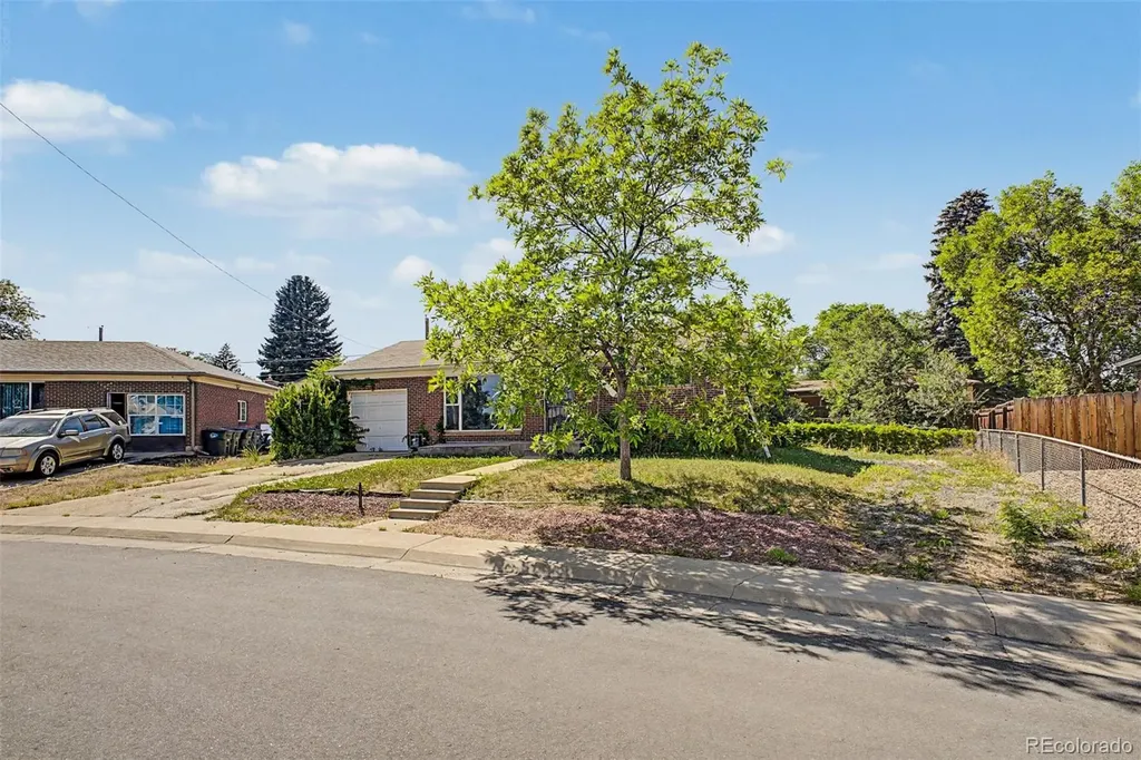 10693 Loren Lane Denver CO 80233