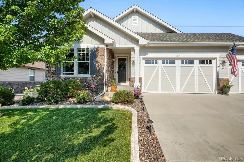 7749 S De Gaulle Court Aurora CO 80016