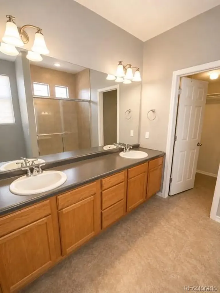 10562 Racine Circle Commerce City CO 80022