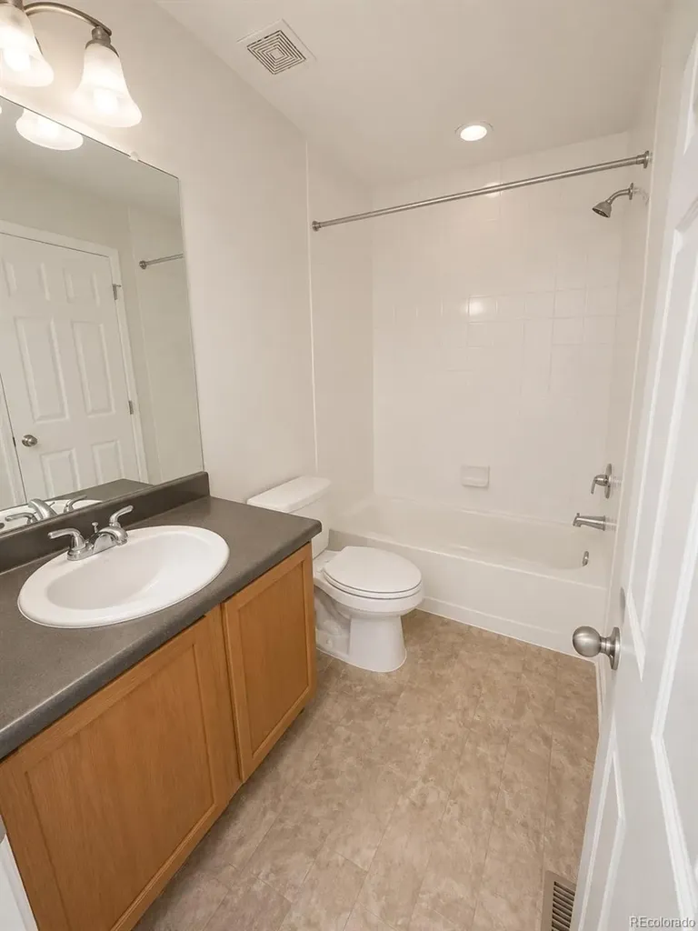 10562 Racine Circle Commerce City CO 80022