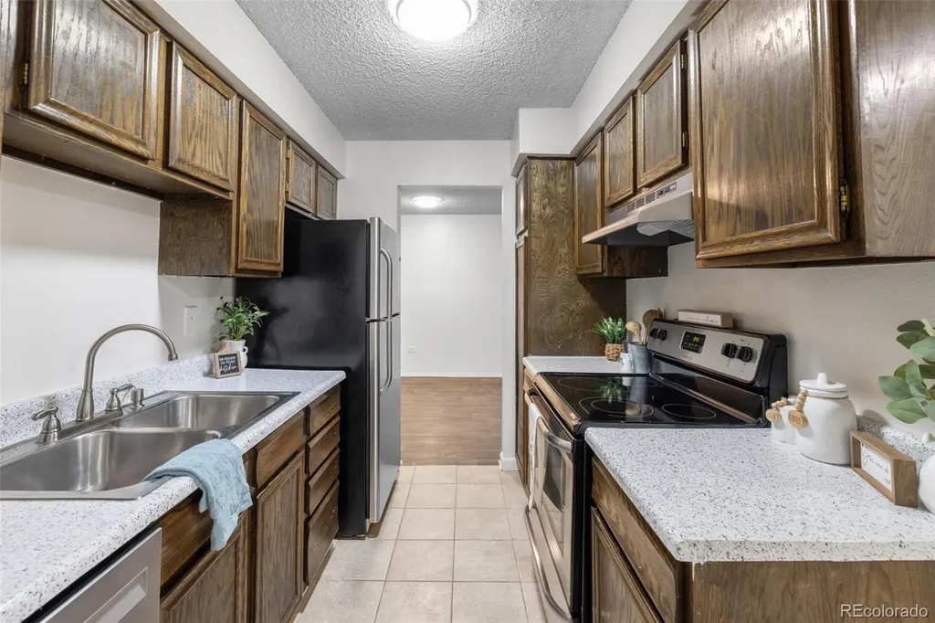 4565 S Lowell Boulevard Denver CO 80236