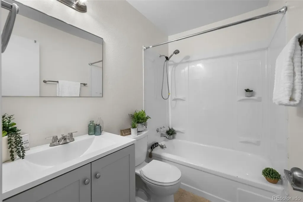 4565 S Lowell Boulevard Denver CO 80236