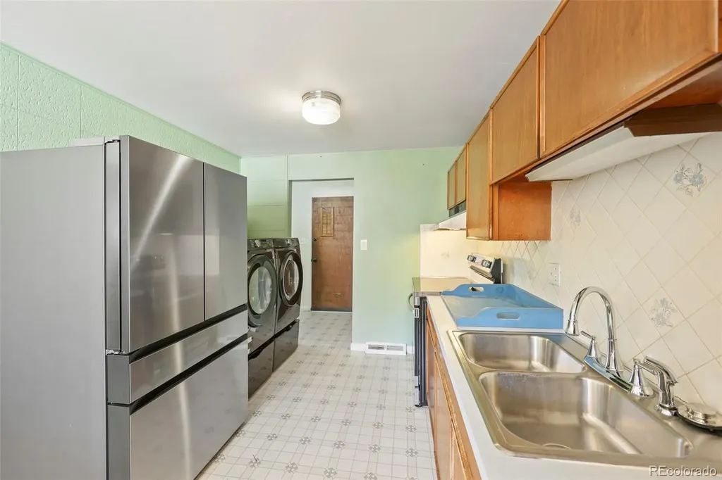9275 W 8th Avenue Denver CO 80215
