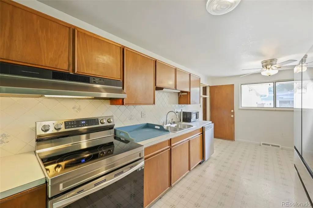 9275 W 8th Avenue Denver CO 80215