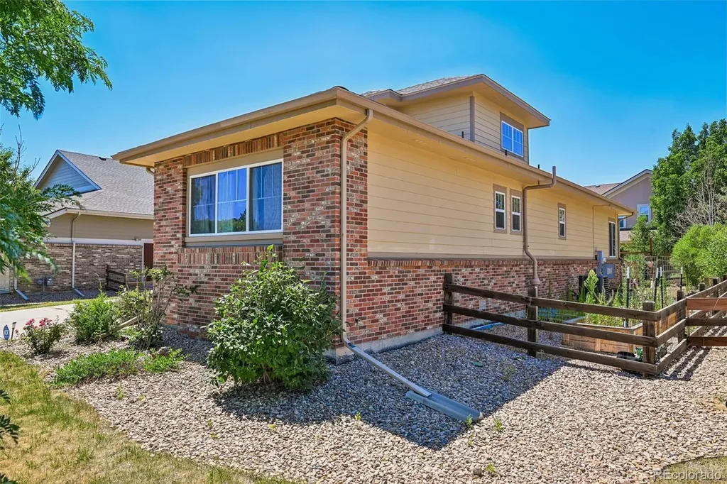 247 N Coolidge Way Aurora CO 80018