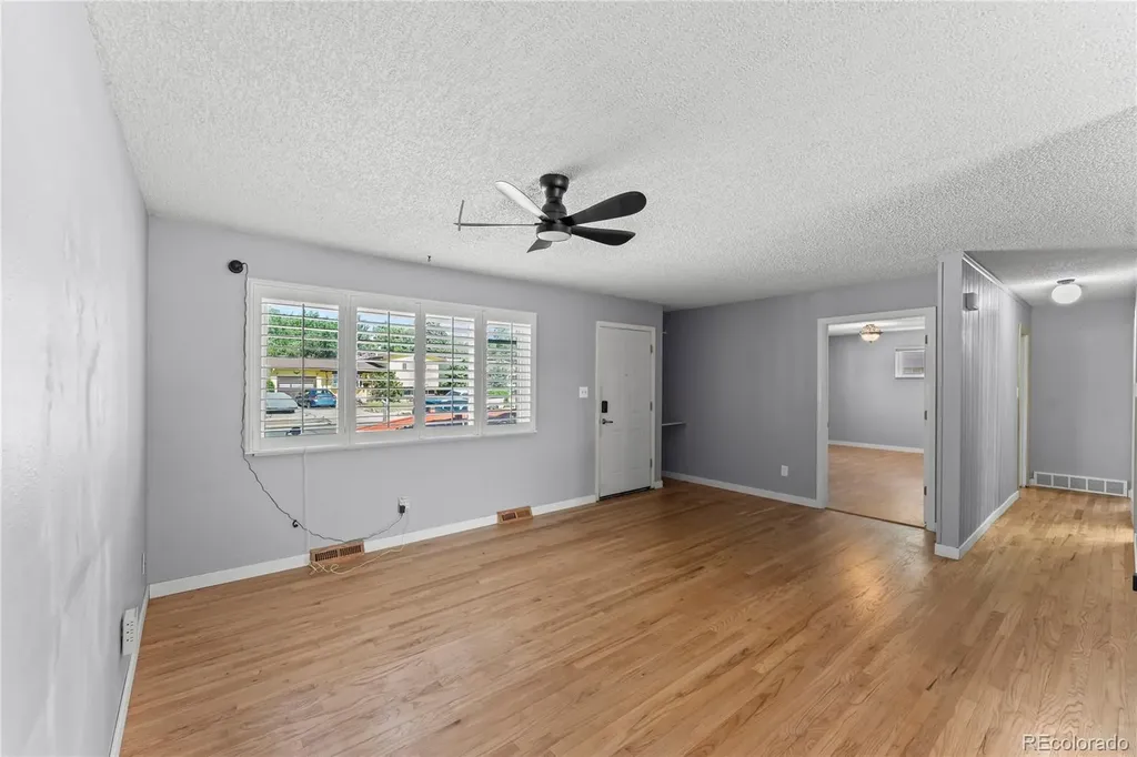 1605 Dixon Drive Colorado Springs CO 80909