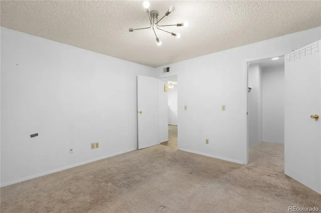 910 S Walden Street Aurora CO 80017