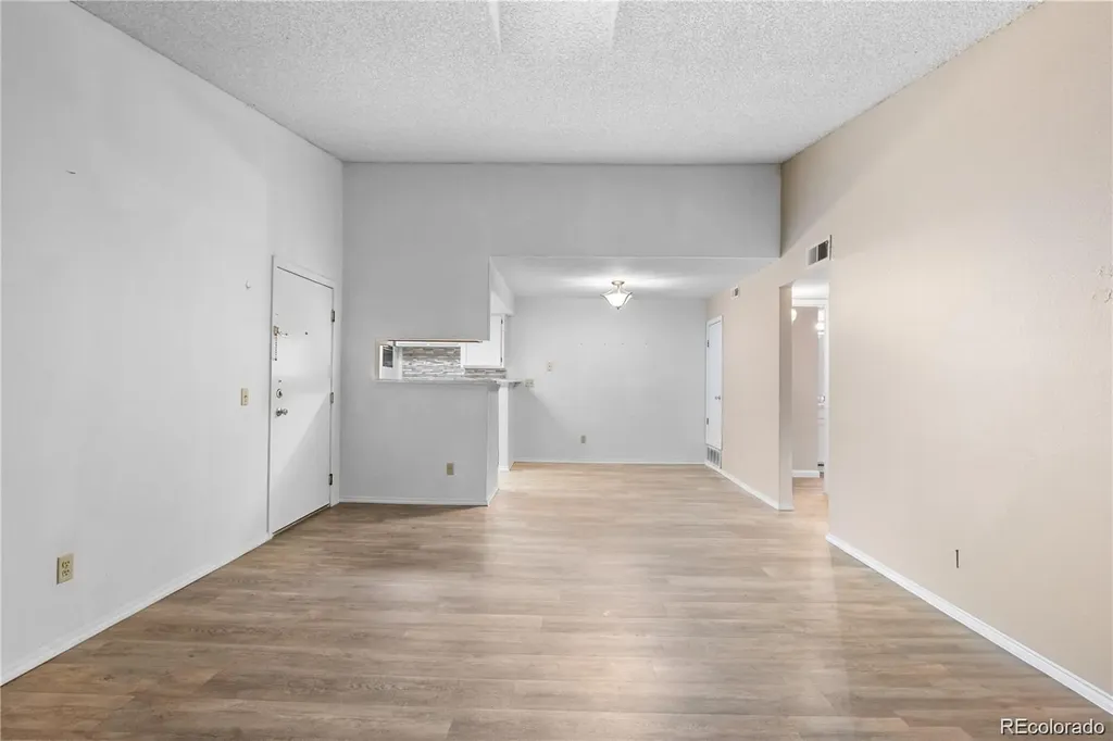 910 S Walden Street Aurora CO 80017