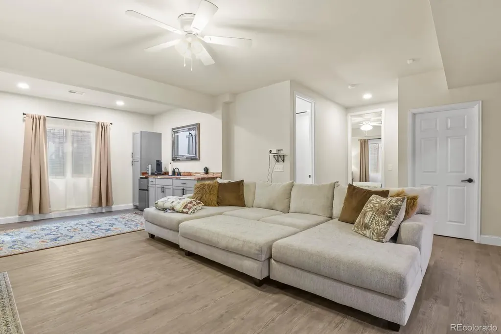 208 S Waterloo Street Aurora CO 80018