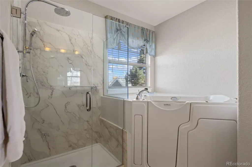 21527 E Smoky Hill Road Aurora CO 80015