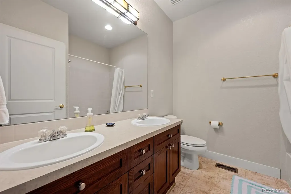 21527 E Smoky Hill Road Aurora CO 80015