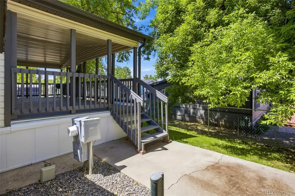 1845 S Clark Street Aurora CO 80011