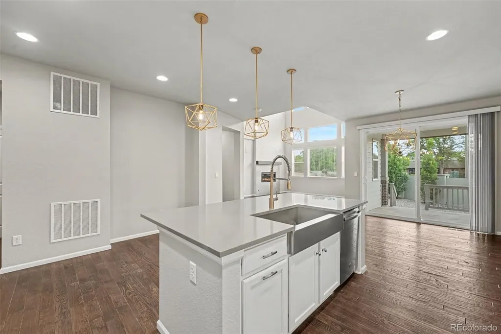 6687 W Jewell Place Denver CO 80227