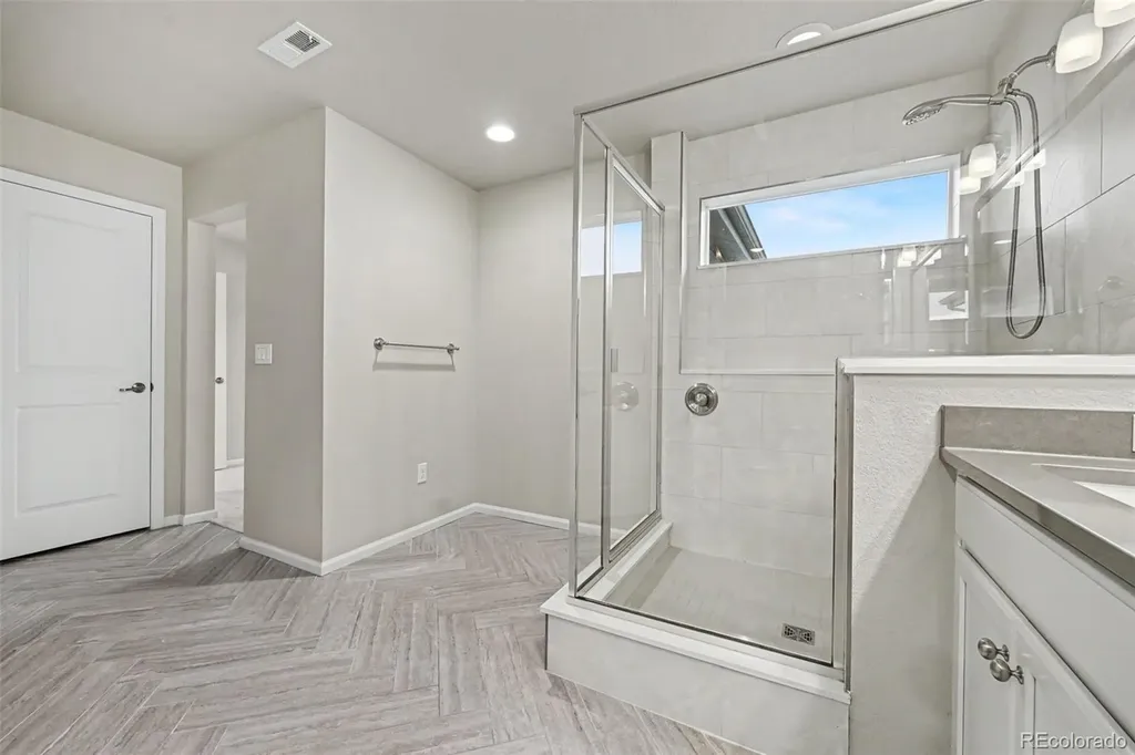 6687 W Jewell Place Denver CO 80227