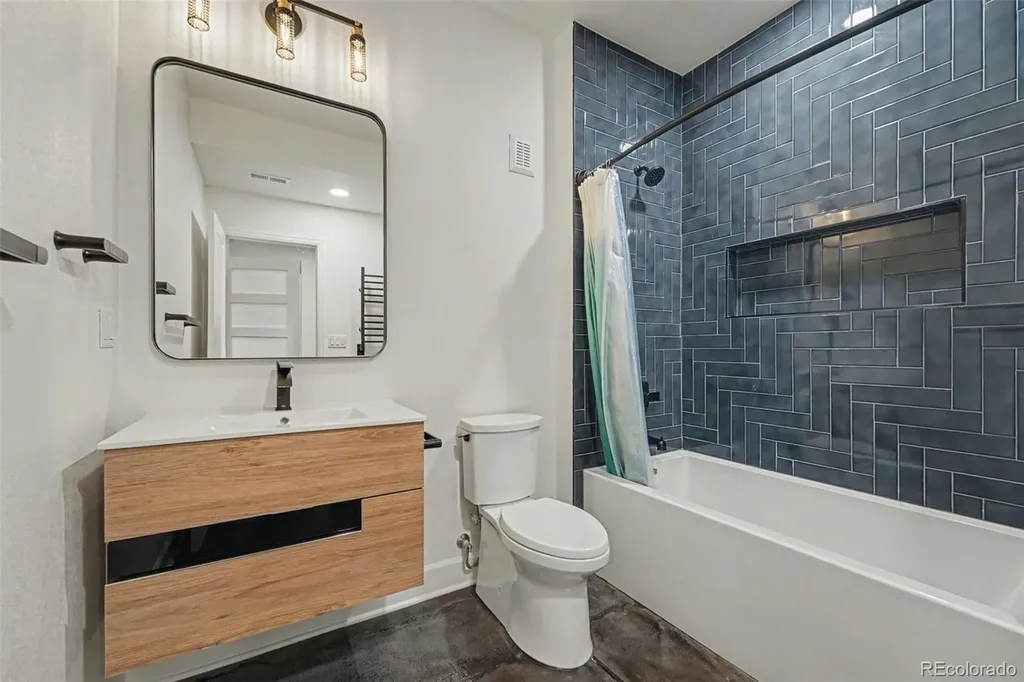 6687 W Jewell Place Denver CO 80227
