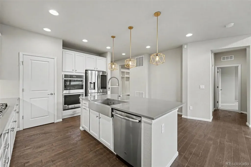 6687 W Jewell Place Denver CO 80227