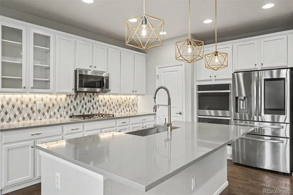 6687 W Jewell Place Denver CO 80227
