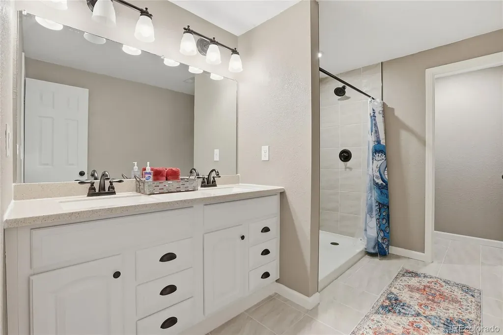 5548 Killarney Court Denver CO 80249