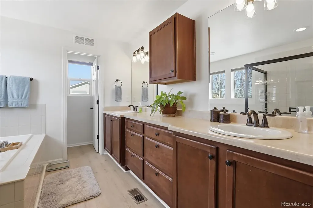 5548 Killarney Court Denver CO 80249