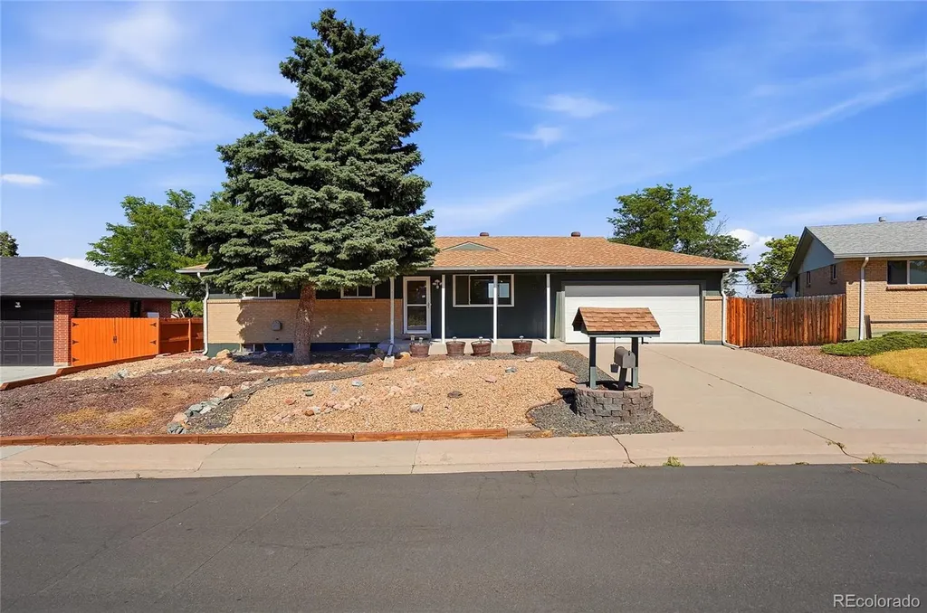 614 S Worchester Street Aurora CO 80012