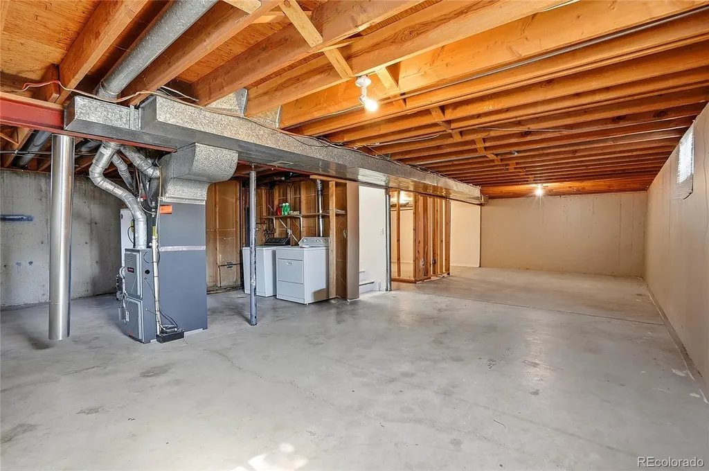 614 S Worchester Street Aurora CO 80012