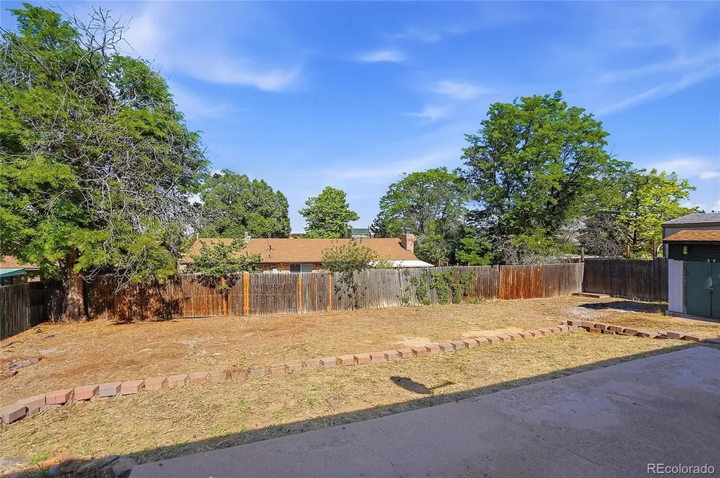 614 S Worchester Street Aurora CO 80012