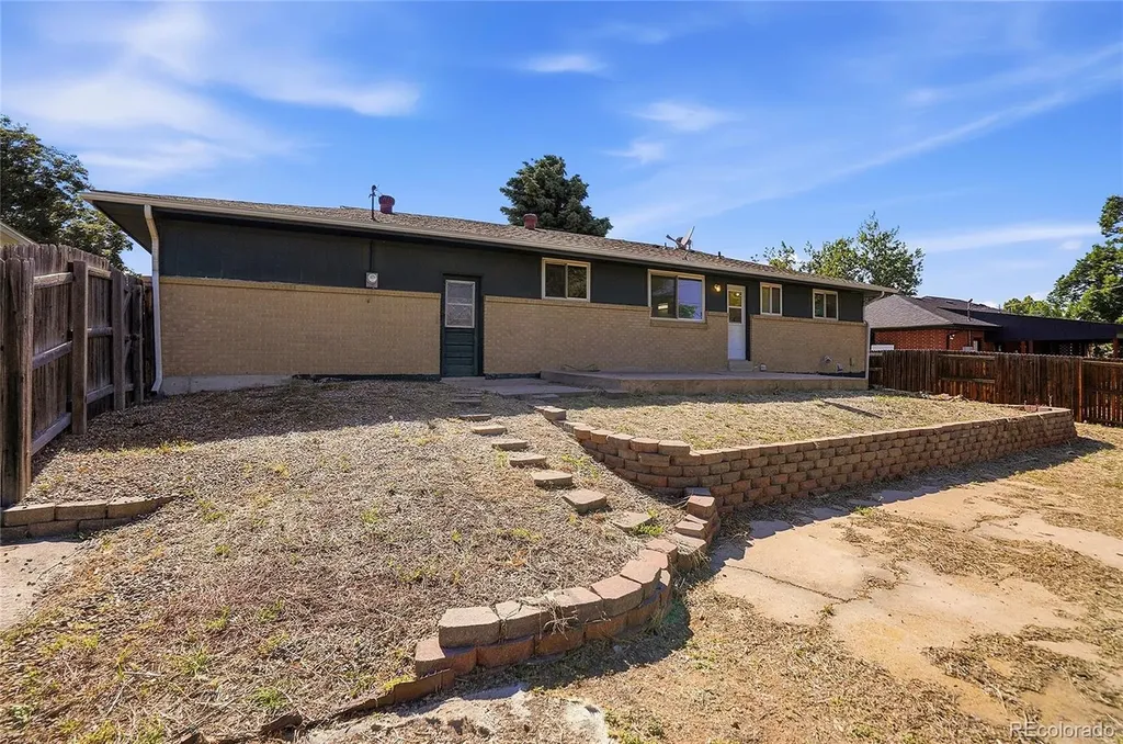 614 S Worchester Street Aurora CO 80012