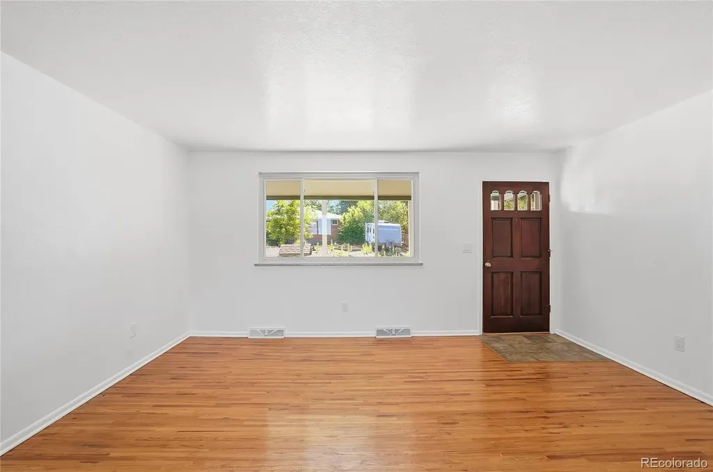 614 S Worchester Street Aurora CO 80012