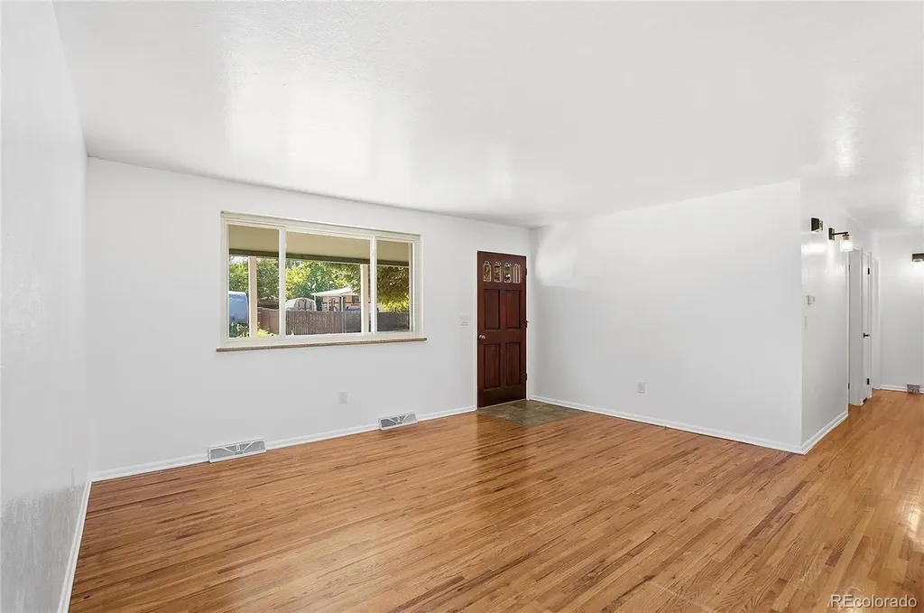 614 S Worchester Street Aurora CO 80012