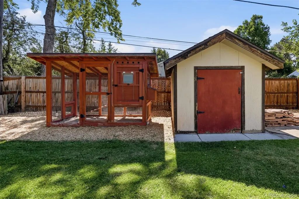 2335 Balsam Street Lakewood CO 80214