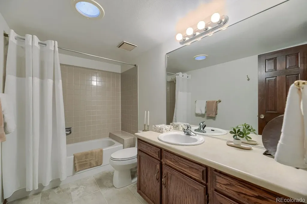 8760 W 81st Drive Arvada CO 80005