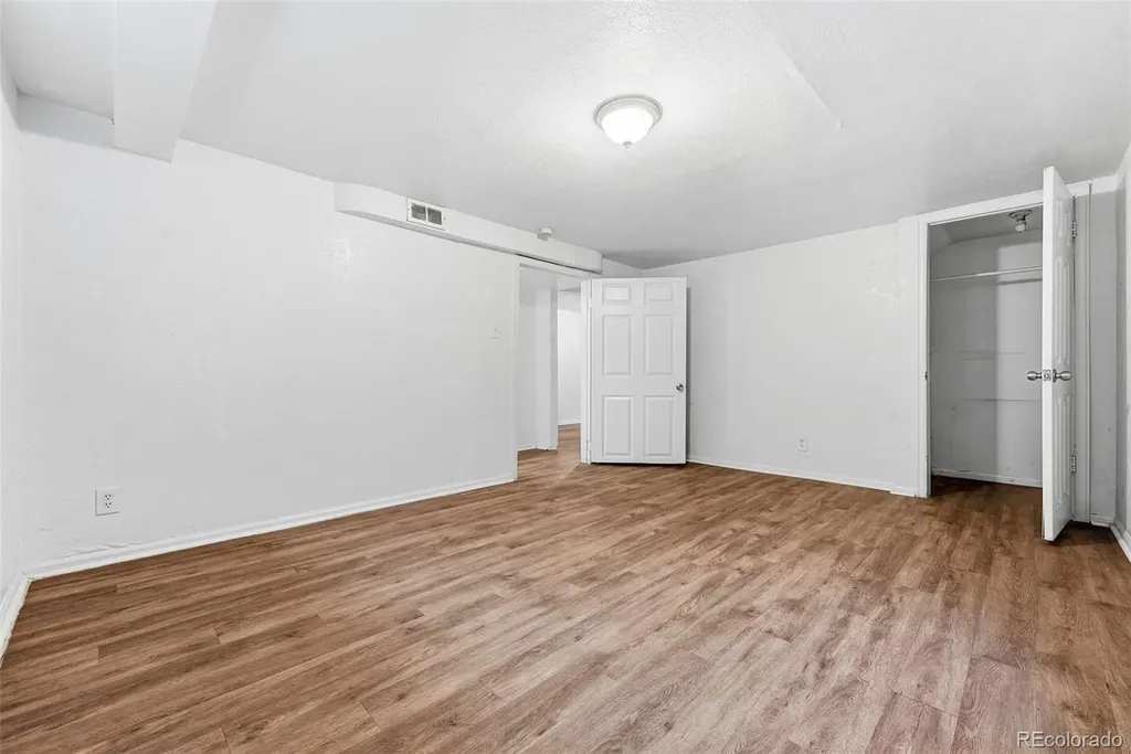 1717 Clinton Street Aurora CO 80010