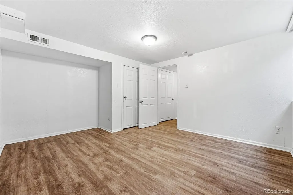1717 Clinton Street Aurora CO 80010