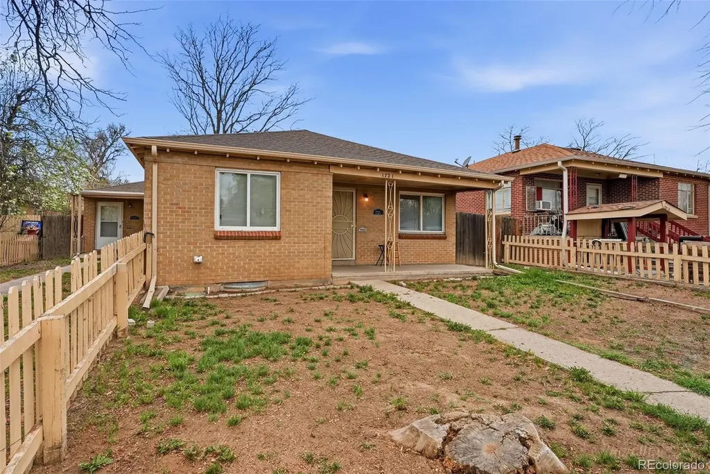 1717 Clinton Street Aurora CO 80010